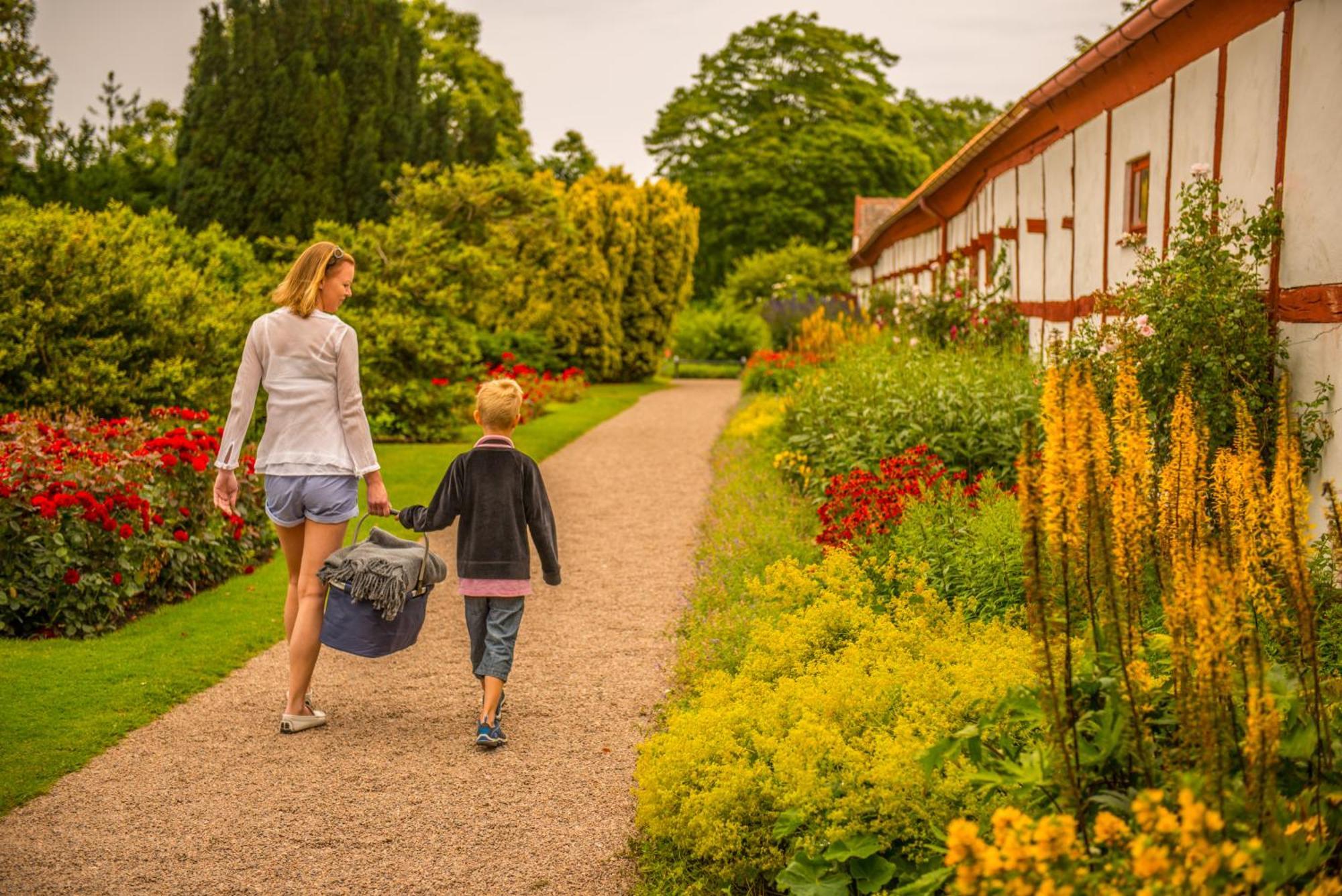 Hotel Rusthallargarden Arild Buitenkant foto